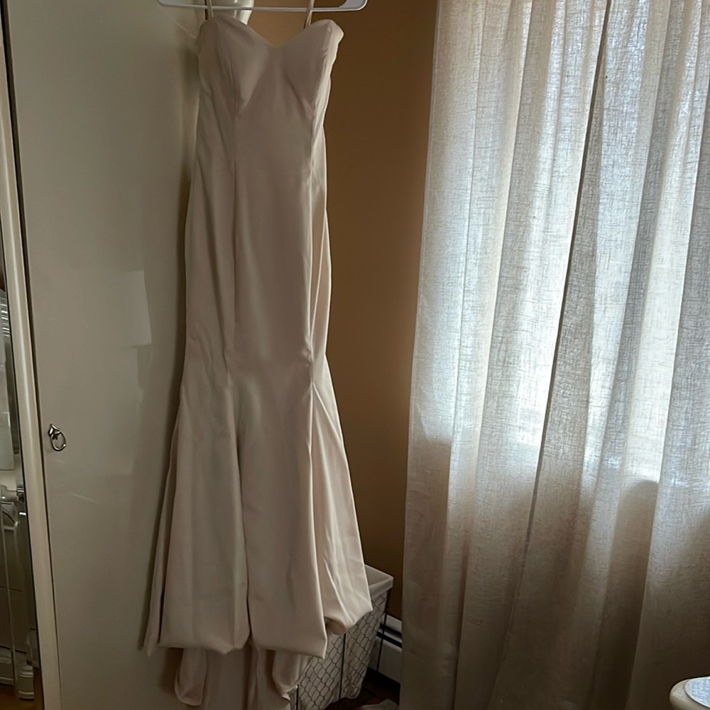 Dress - Picture 2 of 6